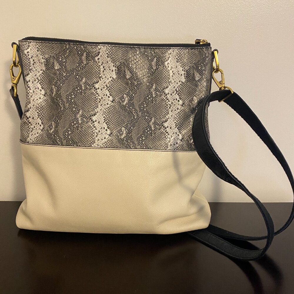 Fossil Amelia Python White Leather Black Hobo Cro… - image 5